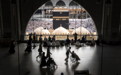 "رؤية ثاقبة وإنجاز دائم".. كيف طورت السعودية السياحة الدينية في رمضان 2024؟