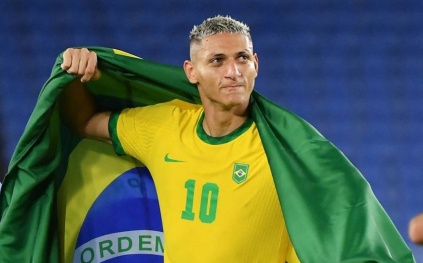 تقارير: البرازيلي "ريتشارليسون" على رادار الأهلي والهلال السعوديين