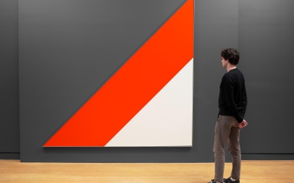 لوحة "Red White" لـ "ألسويرث كيلي" للبيع في مزاد بـ 4 ملايين دولار