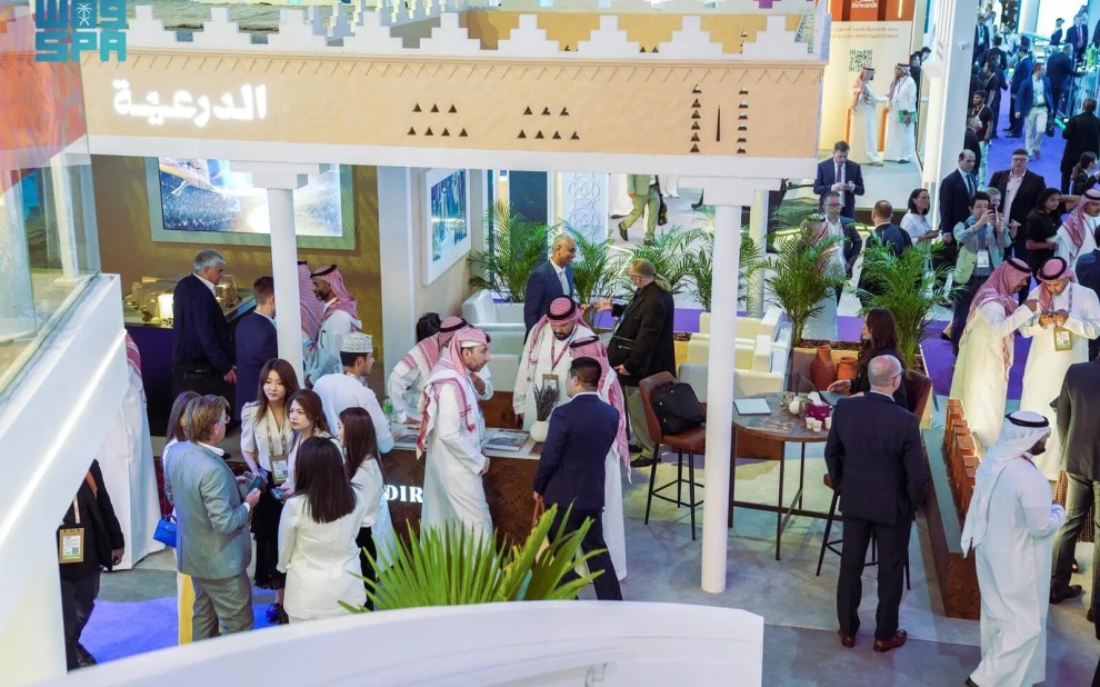 في "سوق السفر العربي 2024".. "الدرعية" تعرض رؤيتها للتنمية السياحية