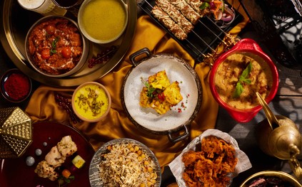 مطعم «بومباي براسري» في دبي.. رحلة رمضانية بنكهة هندية