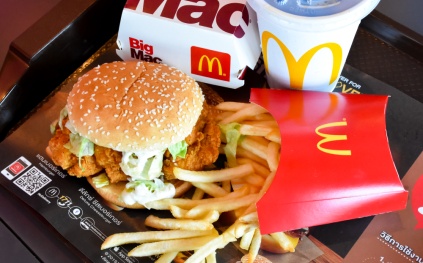 أمريكي يدخل موسوعة "غينيس" بسبب تناول 34 ألف وجبة من "ماكدونالدز"!