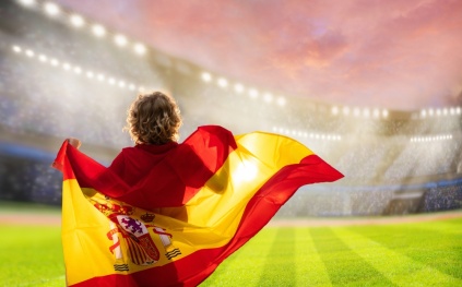 الكرة الإسبانية في مأزق.. ريال مدريد وبرشلونة مهددان بالمنع من البطولات العالمية