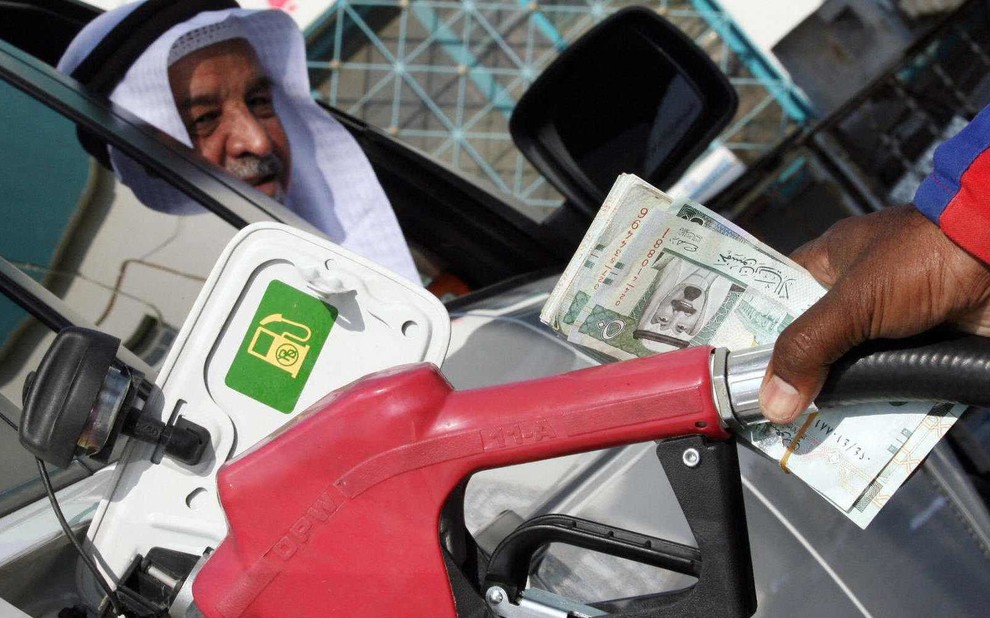 أرامكو تكشف سبب انقطاع البنزين في جازان