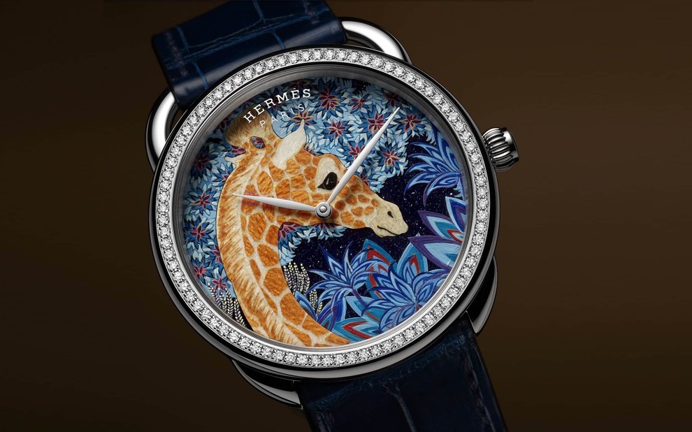 تطعيمات الخشب وترصيعات الماس تحيي الفخامة في ساعة "هيرميس Hermès"