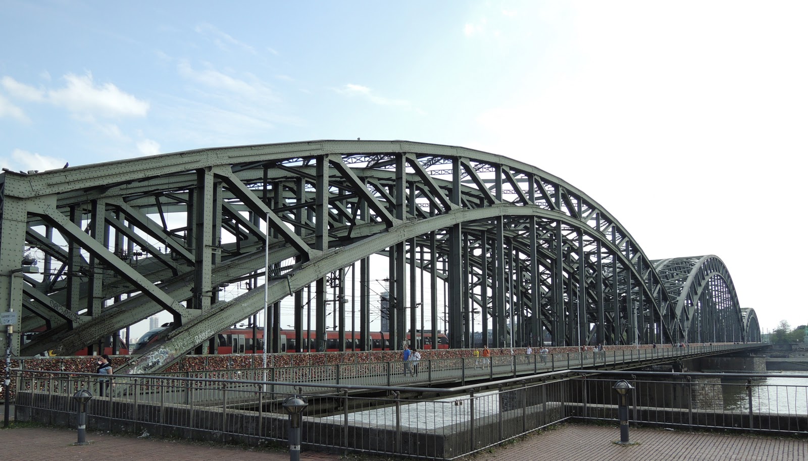 نتيجة بحث الصور عن جسر هوهنزولرن