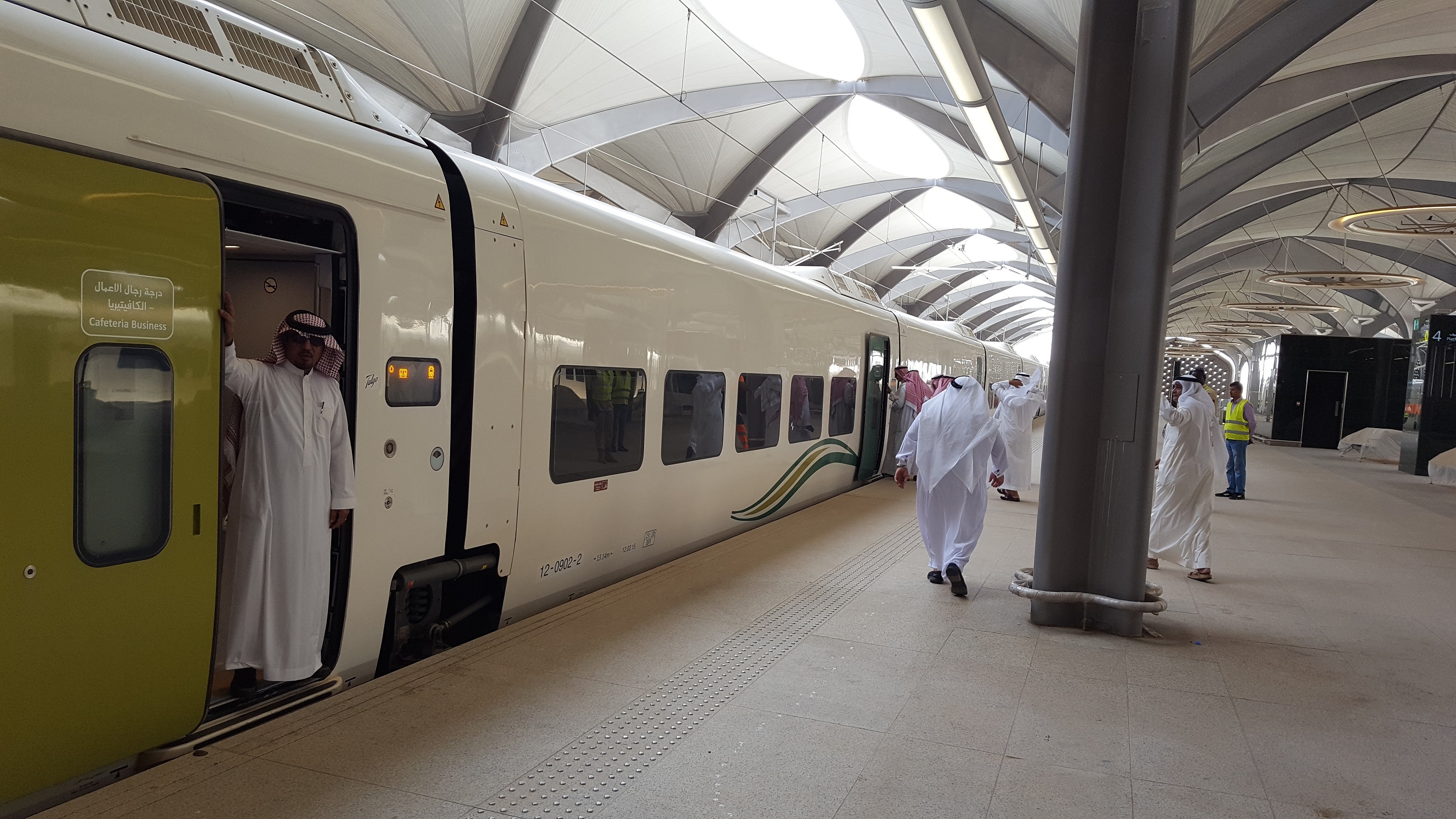 انطلاق أولى رحلات قطار الحرمين من مكة إلى المدينة مجلة الرجل