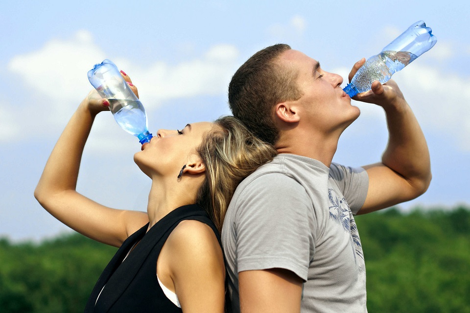 10 فوائد لـ شرب الماء على الريق | الرجل