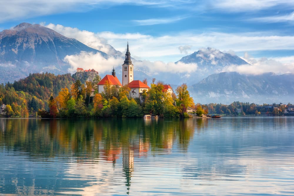 بحيرة بليد من أجمل معالم السياحة في سلوفينيا