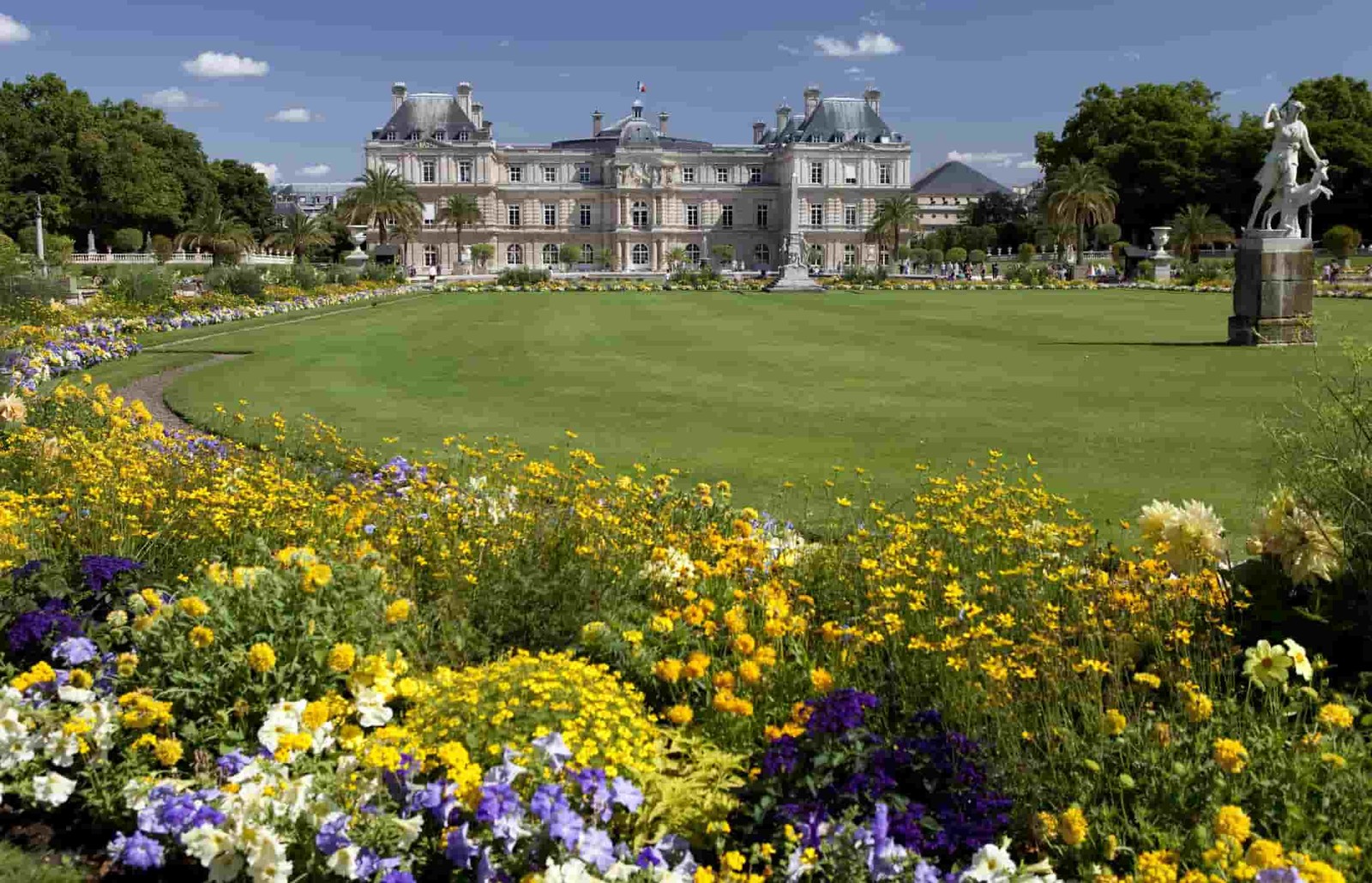 حديقة لوكسمبورج مثال على تفرد السياحة في باريس