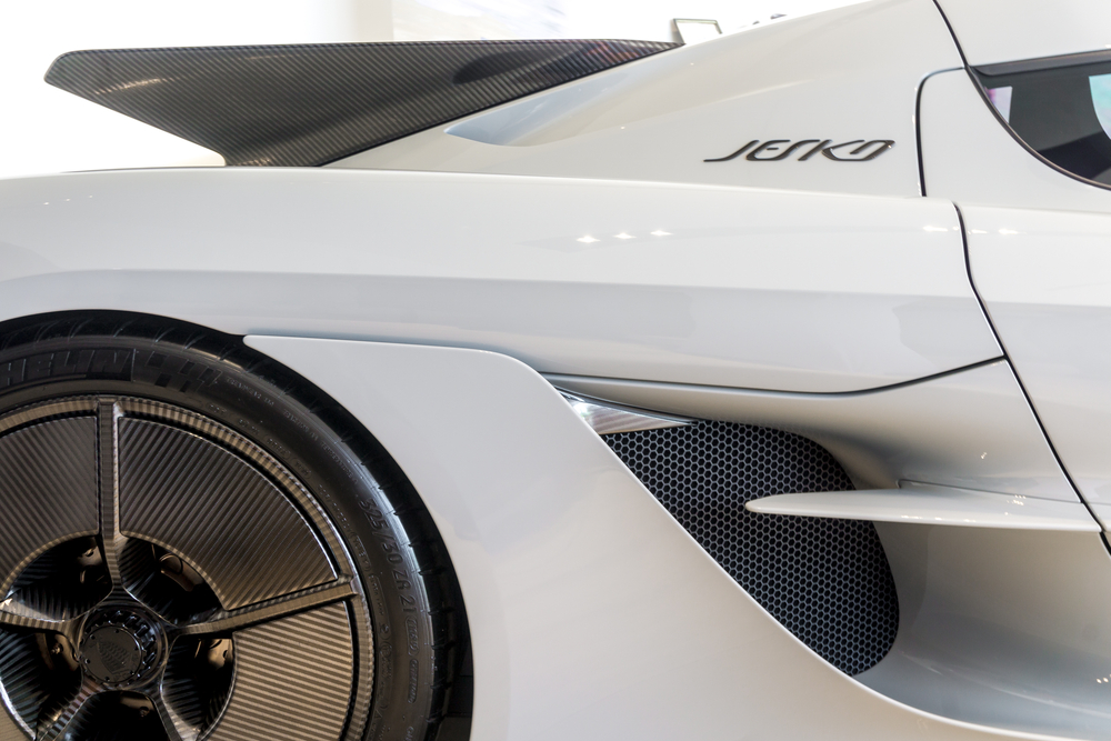 كوينيجسيج جميرا (249 ميل في الساعة) أسرع سيارات العالم