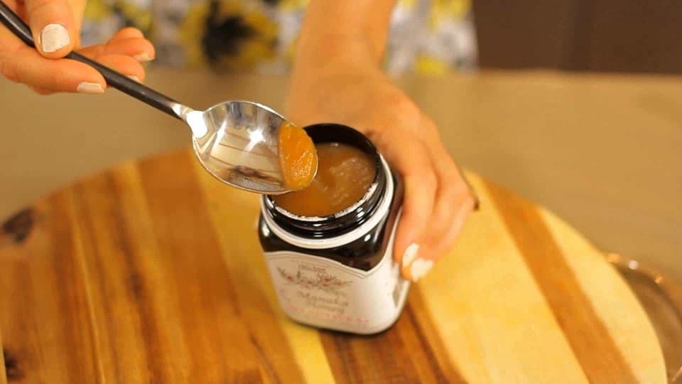  فوائد عسل المانوكا الغذائية