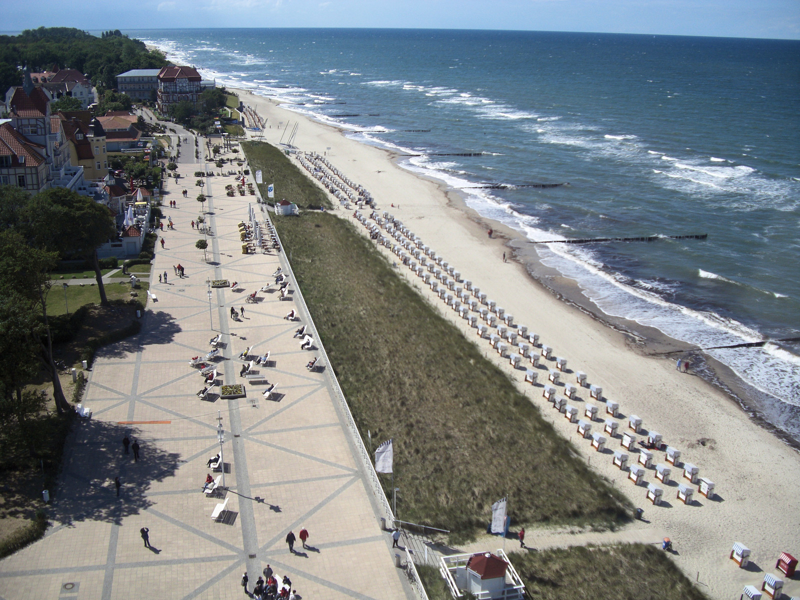 شاطئ كولونغسبورن من أهم مقاصد السياحة في ألمانيا