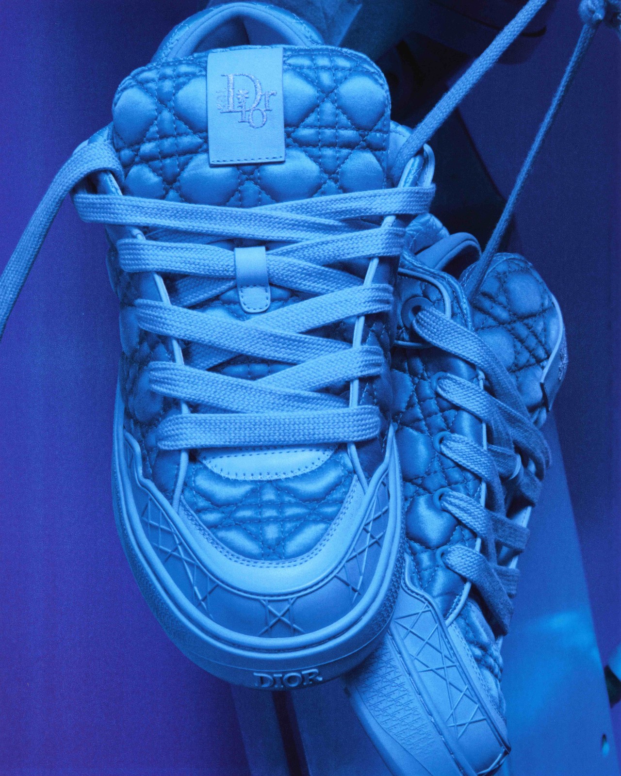 حذاء Dior  بالتعاون مع ERL يتوافر بإصدارات محدودة ومرقّمة