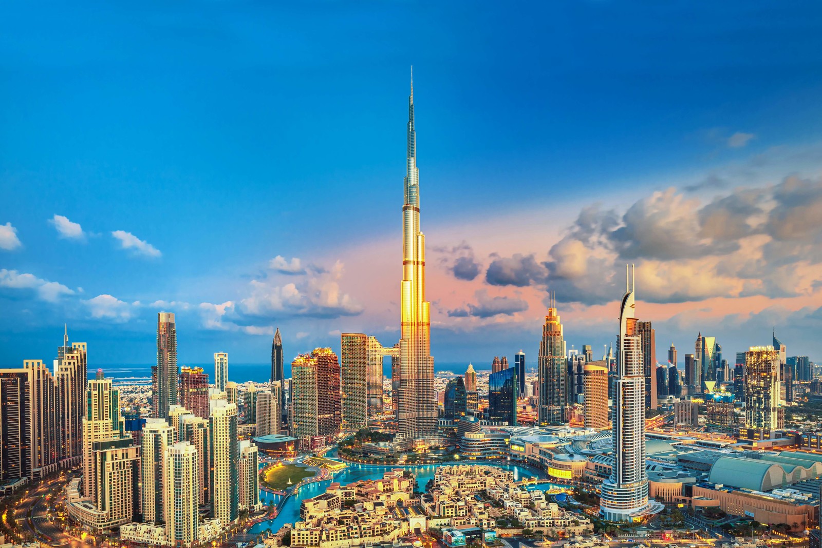 مدينة دبي من أفضل الأماكن السياحية في الوطن العربي و العالم 